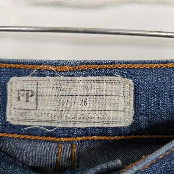 FREE PEOPLE Flare Bell Bottom Jeans MEDIUM BLUE size 26 Low Rise Raw Hem Denim - Picture 4 of 7